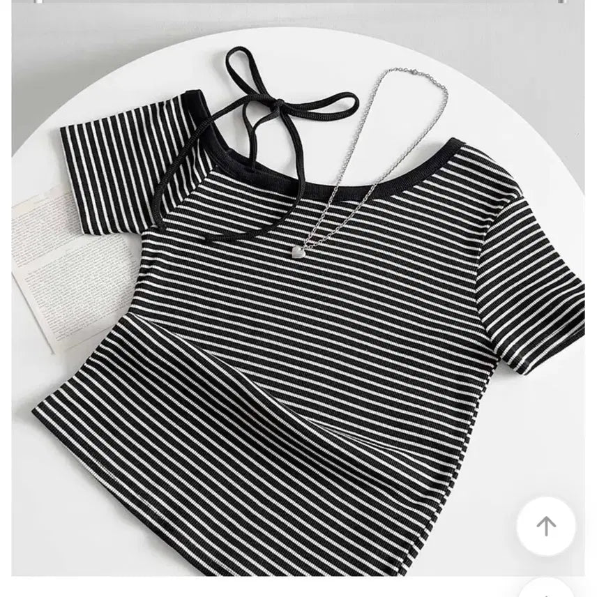 [BUNJANG] Ably One-Shoulder Striped T-Shirt with Ribbon Detail / 에이블리 원숄더 반팔