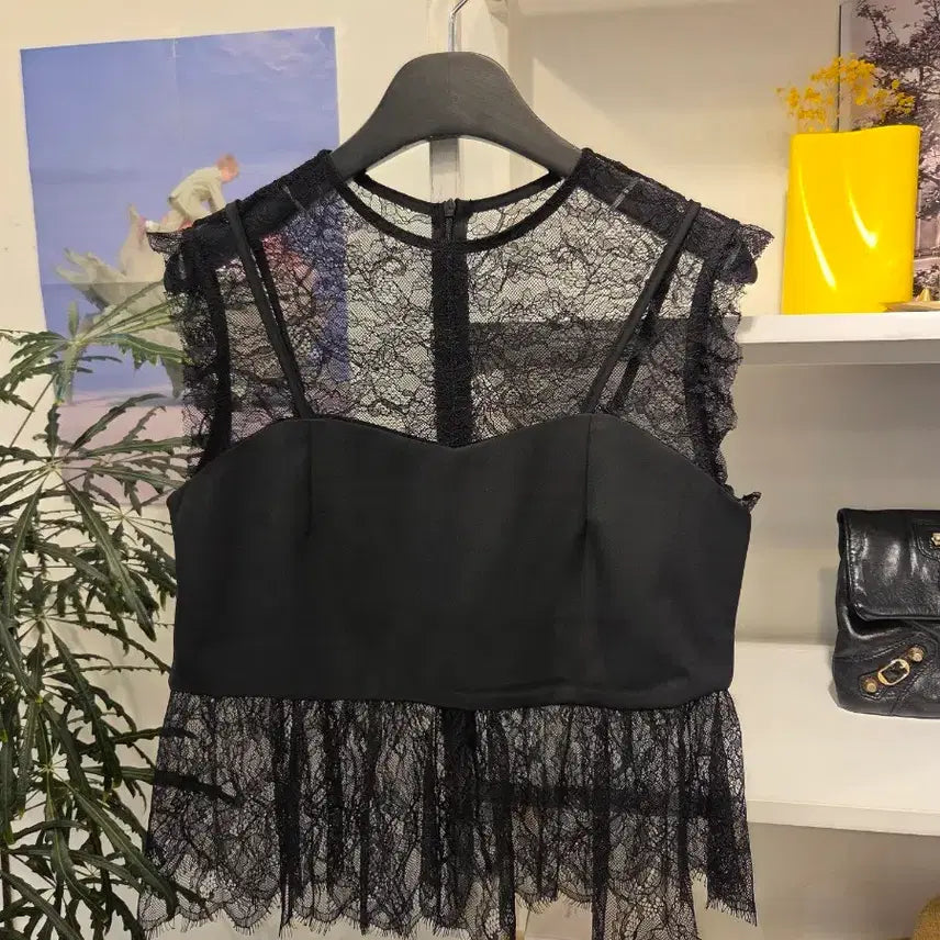 [BUNJANG] Black Lace Cami Layered Blouse / 레이스 끈탑 레이어드 블라우스