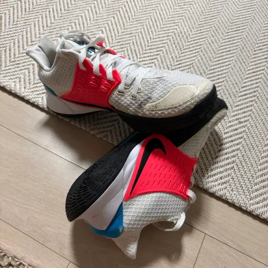 [BUNJANG] Nike Kyrie Low 2 EP Basketball Shoes White/Blue 270mm / 나이키카이리 로우 2 EP 화이트블루 농구화 270mm