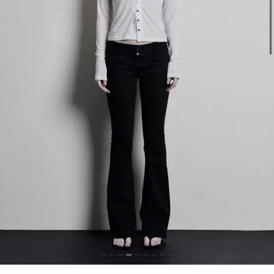 [BUNJANG] Bohemian Seoul Scoop Neck Button Cardigan Ivory / BASIC SCOOPED BUTTON CARDIGAN, IVORY