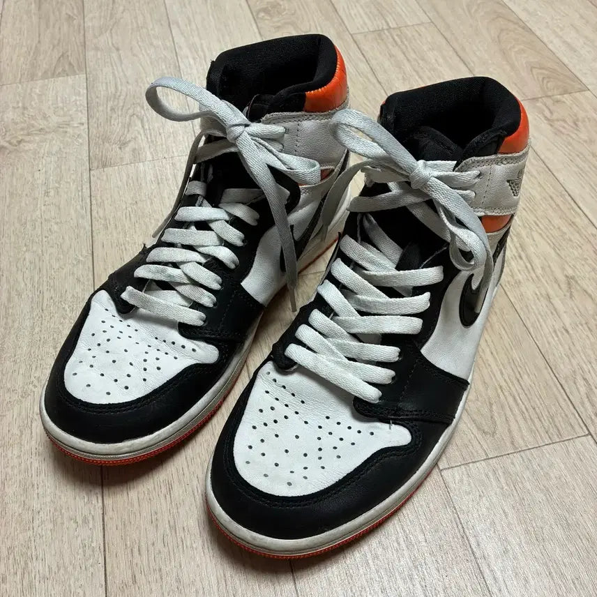 [BUNJANG] Air Jordan 1 Retro High OG 'Electro Orange' (255mm) / 조던 1 레트로 하이 OG 일렉트로 오렌지 255