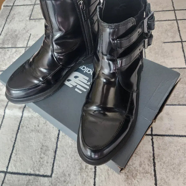 [BUNJANG] Dr. Martens Flora Buckle Chelsea Boots UK 8 / 닥터마틴 플로라 버클 첼시 부츠 UK8