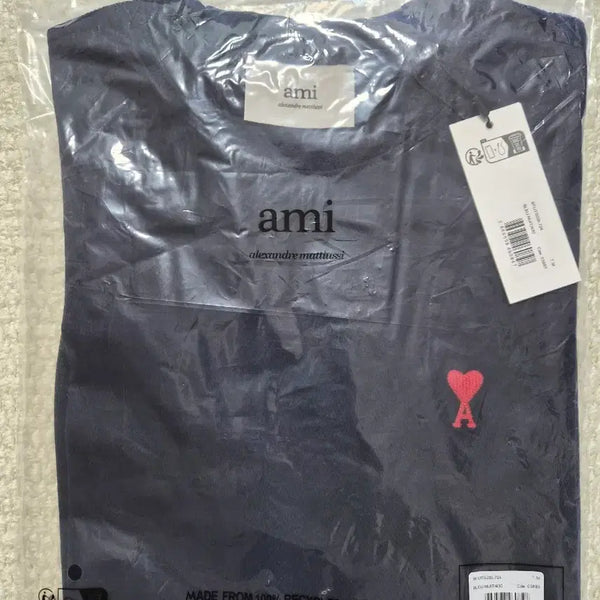 [BUNJANG] AMI Small Heart Logo Navy T-Shirt / 아미 스몰 하트 로고 네이비 티셔츠.새상품