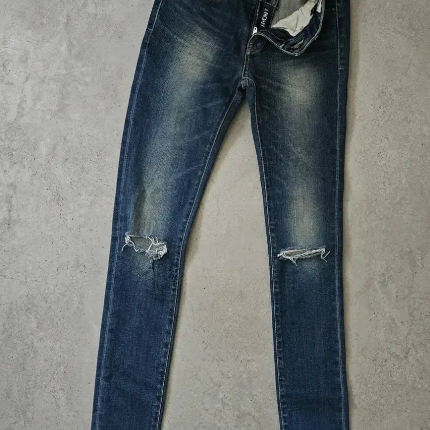 [BUNJANG] PLAC Premium ISKO Denim PONY Fit Jeans (Size 25) / PLAC 프리미엄 ISKO 데님 PONY핏 YKK지퍼 찢어진 25. 상태