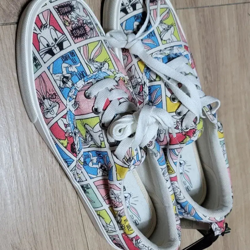 [BUNJANG] H&M Bugs Bunny Cartoon Pattern Sneakers (265) / 새상품) H&M 벅스버니 만화 패턴 스니커즈 운동화 265