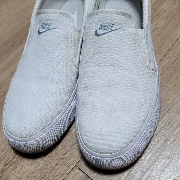 [BUNJANG] Nike Toki Slip-On Sneakers White 270 / 나이키 흰색 토키 슬립온 운동화 270