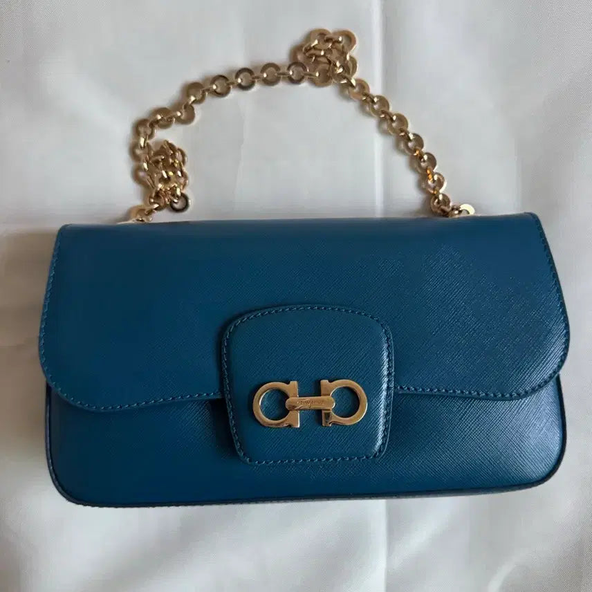 [BUNJANG] Salvatore Ferragamo Gancini Lori Shoulder Bag / 페레가모 간치니 로리 숄더백