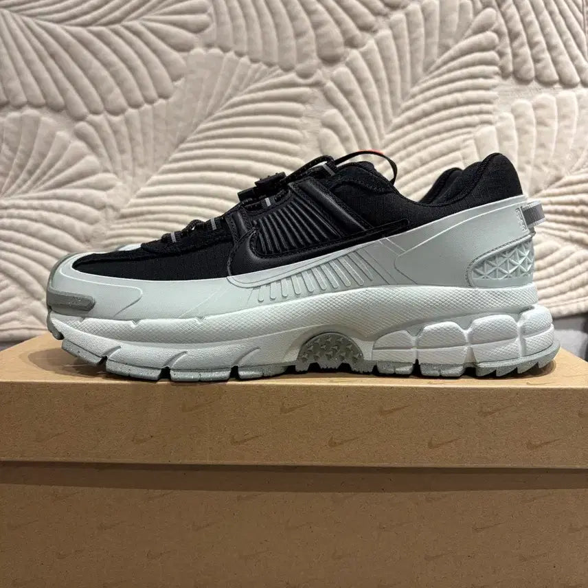 [BUNJANG] Nike Zoom Vomero 5 Black & Silver / 나이키 줌 보메로 롬 블랙&실버 270 275 280