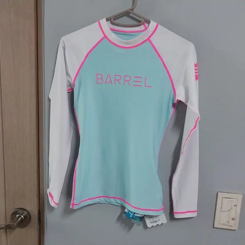 [BUNJANG] Barrel Rash Guard Women's Size S / 새상품 배럴 레쉬가드 여성S