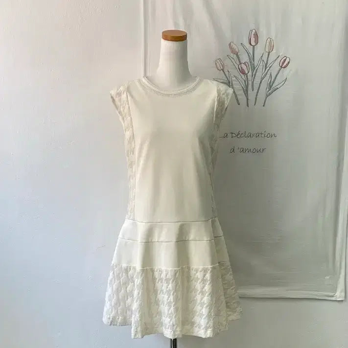 [BUNJANG] SJSJ Cream Sleeveless Pintuck Dress / SJSJ  크림 민소매 펀칭포인트 원피스