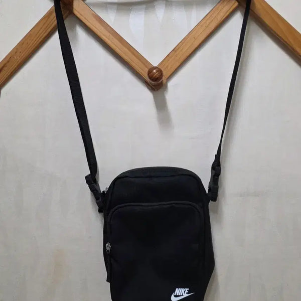 [BUNJANG] Nike Crossbody Bag / 나이키. 크로스백.