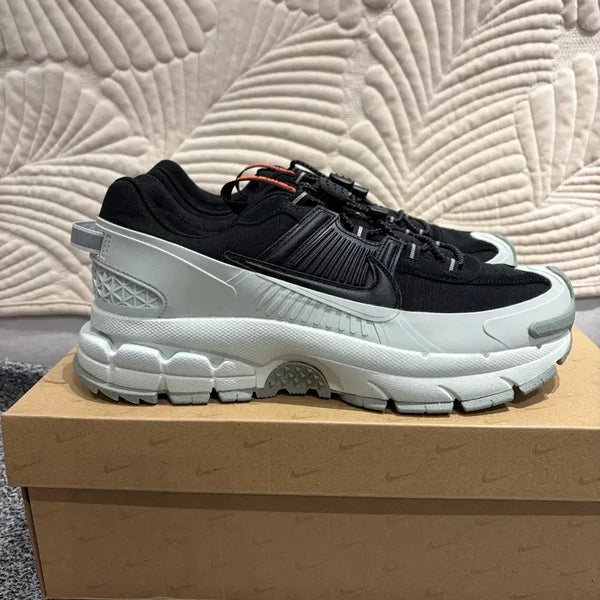 [BUNJANG] Nike Zoom Vomero 5 Black & Silver Running Shoes / 나이키 줌 보메로 롬 블랙&실버 270 275 280