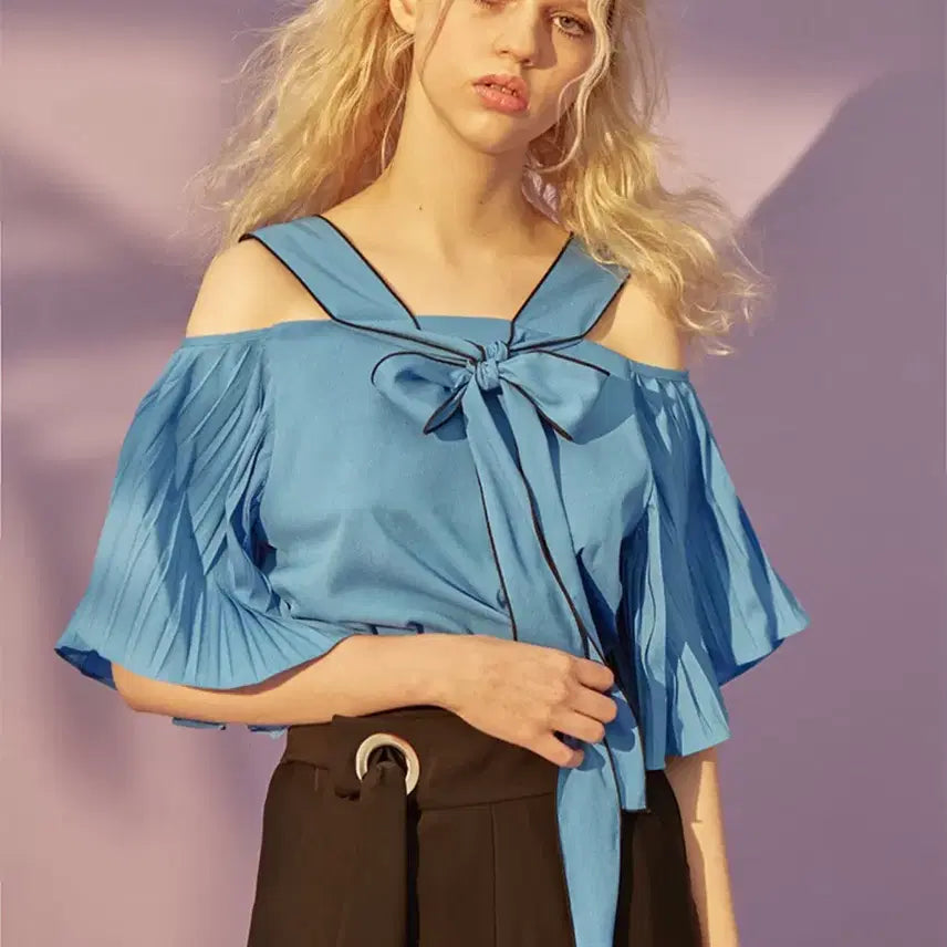 [BUNJANG] DewyDewy Off-Shoulder Ribbon Blouse / 듀이듀이 오프숄더 리본 블라우스