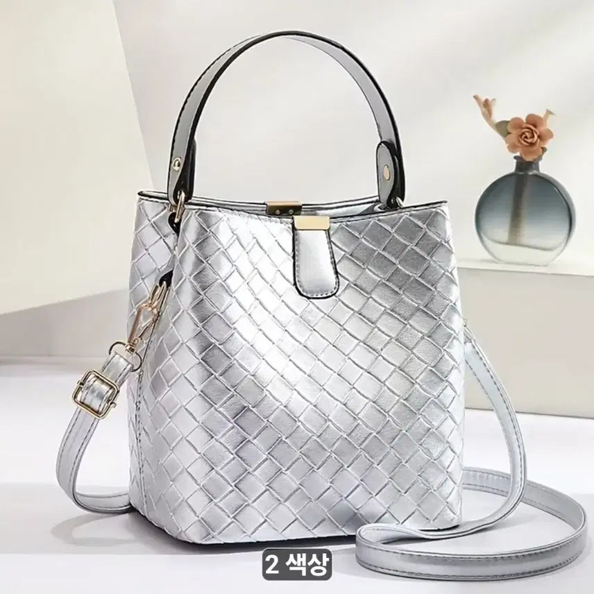 [BUNJANG] Stylish Silver Mini Crossbody Bag / 세련된 실버 미니 크로스 백