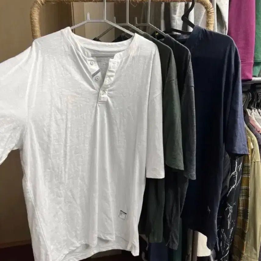 [BUNJANG] Men's Design Short-Sleeve T-Shirts (4 pcs) / 남성 디자인 반팔 총 4벌 거의새것
