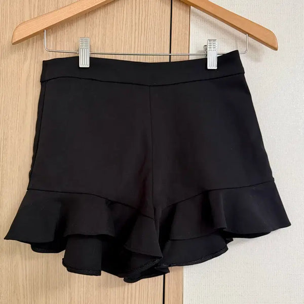 [BUNJANG] Zara Black Frill Short Pants / ZARA 자라 블랙 프릴 숏팬츠