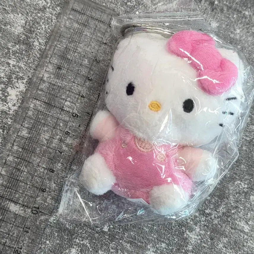 [BUNJANG] Hello Kitty Pink Doll Keychain / 새상품 헬로키티 핑크 인형 키링