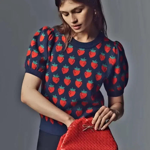[BUNJANG] Strawberry Pattern Puff Sleeve Knit / 그만 봐도 된다 나도 알아 이쁜거
