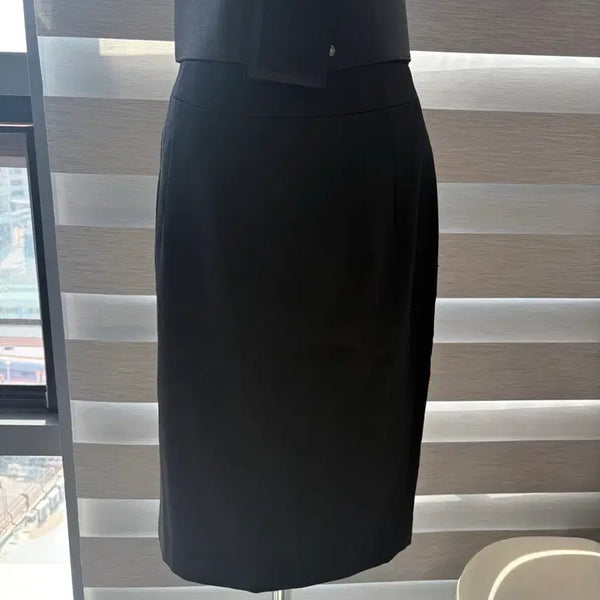 [BUNJANG] TIME Black H-Line Midi Skirt / 타임 - 블랙 H라인 스커트