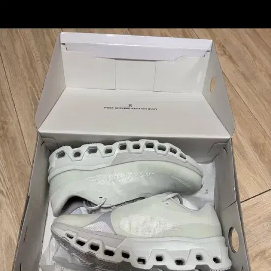 [BUNJANG] On Running Cloudnova "The Post Archive Faction" Vapor Frost Sneakers / 285) 온 러닝 파프 포스트 아카이브 팩션 베이퍼 프로스트 새상품