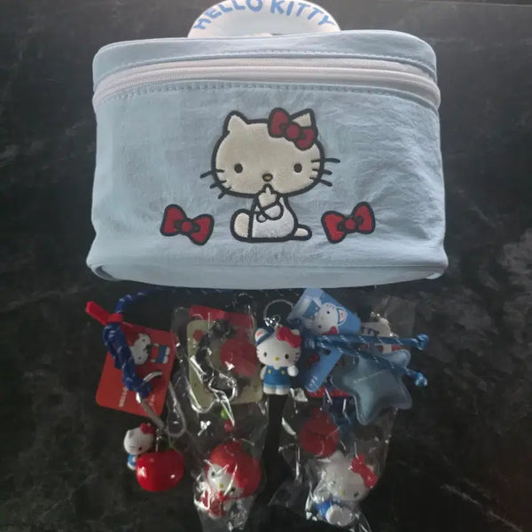[BUNJANG] Sanrio Hello Kitty Sky Blue Pouch with Keychain / 새상품)산리오 헬로키티 하늘색 파우치 가방 판매합니다(키링포함1.5)