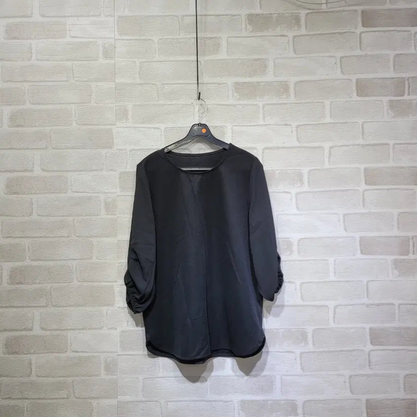 [BUNJANG] Black T-Shirt Size 66 / ㅈ180 블랙 티셔츠 66