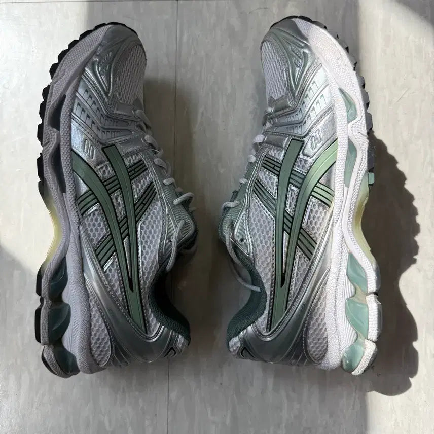 [BUNJANG] ASICS Gel-Kayano 14 Silver/Green Sneakers / 아식스 젤카야노 14 실버/그린