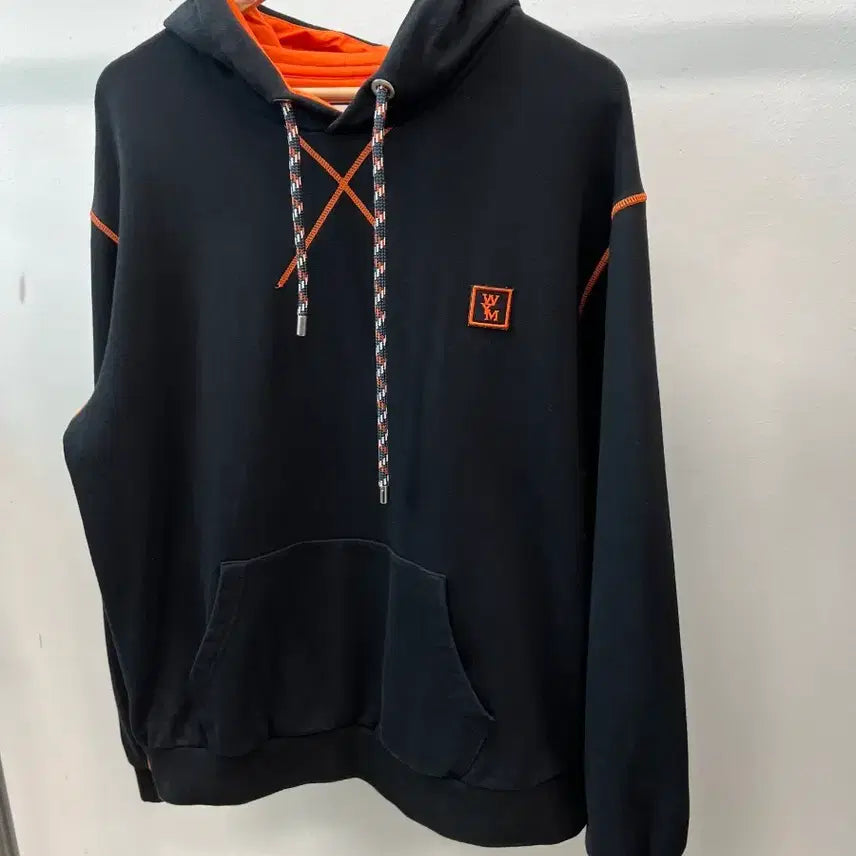 [BUNJANG] WooYoungMi Black Logo Hoodie Orange Stitch / 105) 우영미 백로고 후드티