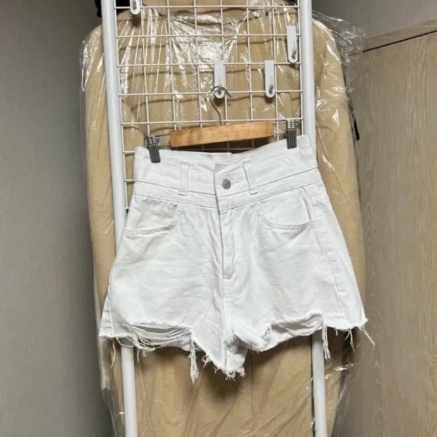 [BUNJANG] High-Waisted Shorts / 하이웨스트반바지