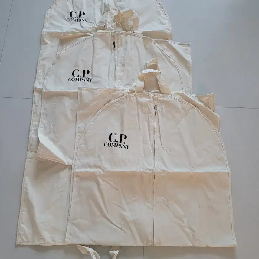[BUNJANG] CP Company Premium Garment Bag Cotton Canvas / CP Company의 감성을 완성하는 마지막 조각, 프리미엄 가먼트 백
