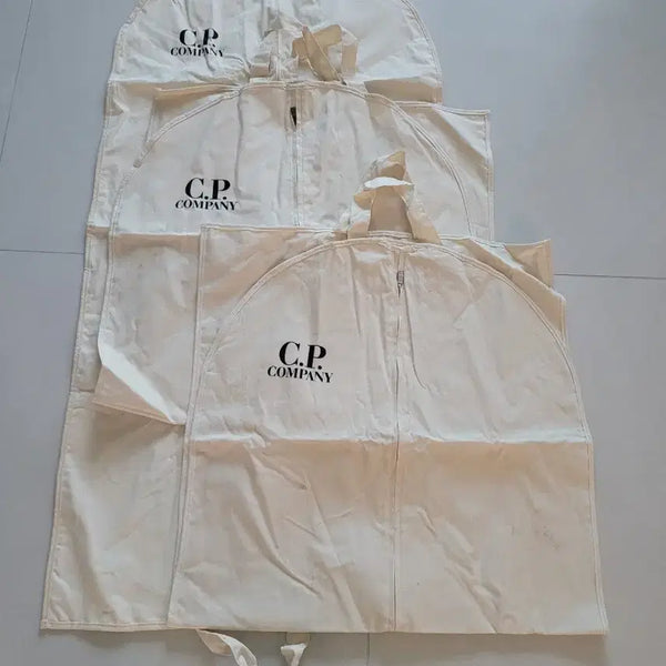 [BUNJANG] CP Company Premium Garment Bag Cotton Canvas / CP Company의 감성을 완성하는 마지막 조각, 프리미엄 가먼트 백