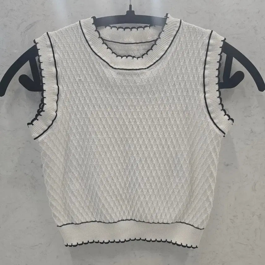 [BUNJANG] Bundle Set: Cropped Knit Vest, Turtleneck Top, Cropped Shirt / 크롭 모음 일괄 (니트베스트, 반목티, 크롭셔츠)
