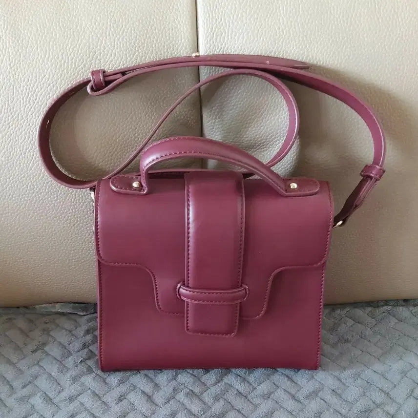 [BUNJANG] Wine Red Square Shoulder Bag Crossbody Bag / 미쏘  숄더백 크로스백