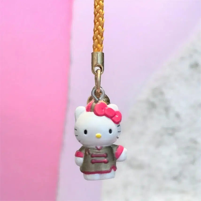 [BUNJANG] Classic Hello Kitty Chinese Style Strap Charm / 고전 헬로키티 중국풍 키티고토치 스트랩