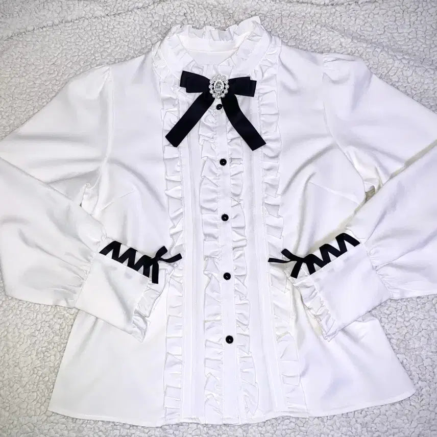 [BUNJANG] Dear My Love High Neck Cuffs Lace-up Blouse (Rosita Liz Lisa Style) / 디마럽 하이넥 커프스 레이스업 블라우스 | 양산형 지뢰계 로지타 리즈리사