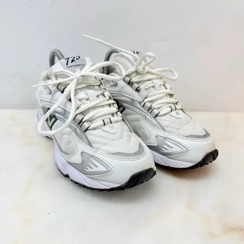 [BUNJANG] New Balance 725 White Sneakers / (240)뉴발란스 운동화 725 화이트