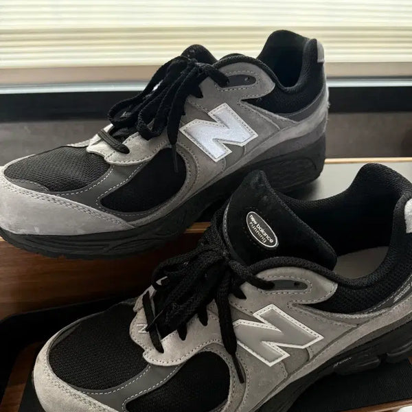 [BUNJANG] New Balance 2002R Japan Limited Edition Sneakers / 뉴발란스 2002R 일본 한정판