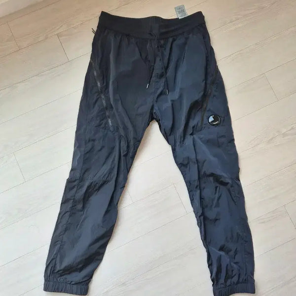 [BUNJANG] CP Company Navy Nylon Jogger Pants / CP컴퍼니 나일론 조거 팬츠 네이비