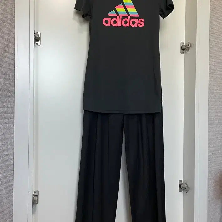 [BUNJANG] Adidas Short Sleeve T-Shirt Black M / adidas 반팔 티셔츠/ M 블랙