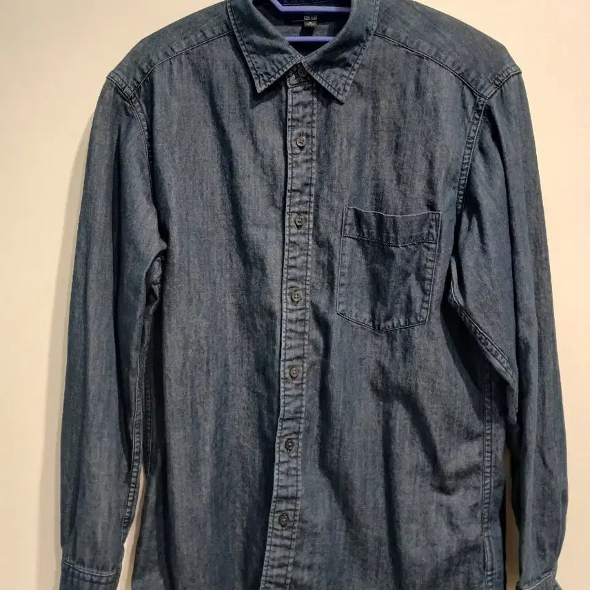 [BUNJANG] Uniqlo Denim Shirt (Unisex) - Size M / 유니클로 데님 셔츠 M(남녀공용)