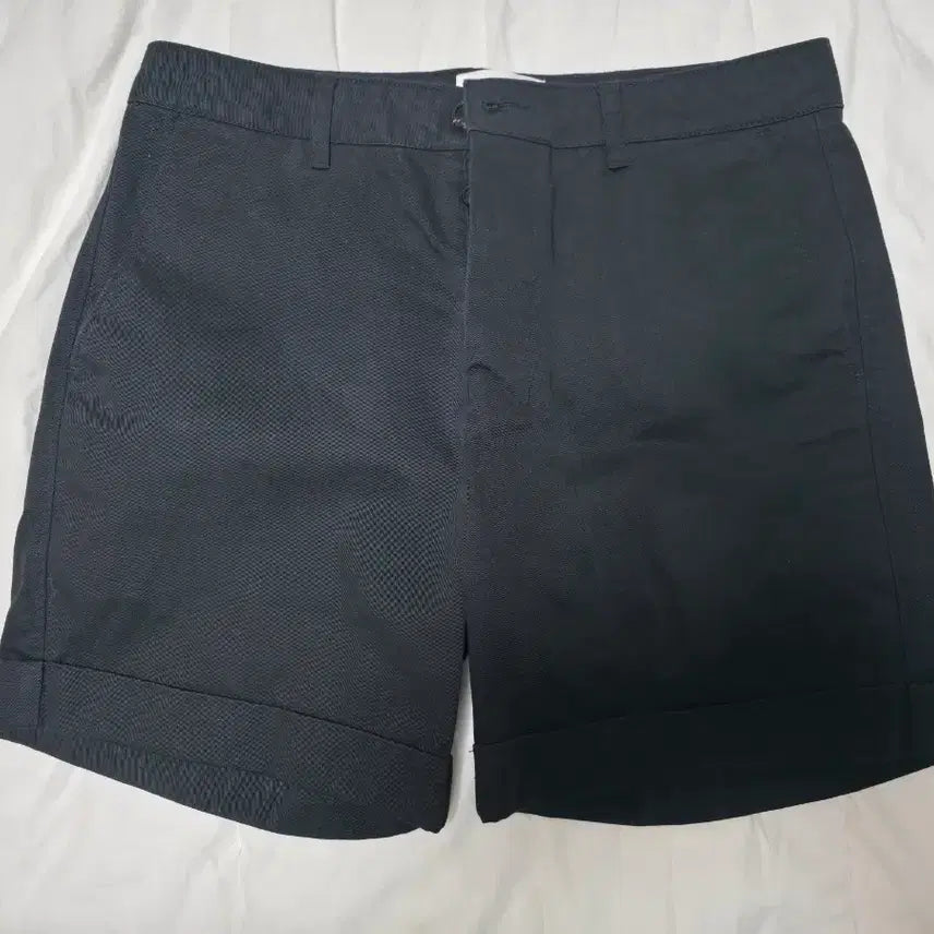 [BUNJANG] Ami Limited Edition Turn-Up Chino Shorts Black / (한정판) 아미 턴업 치노 쇼츠 블랙