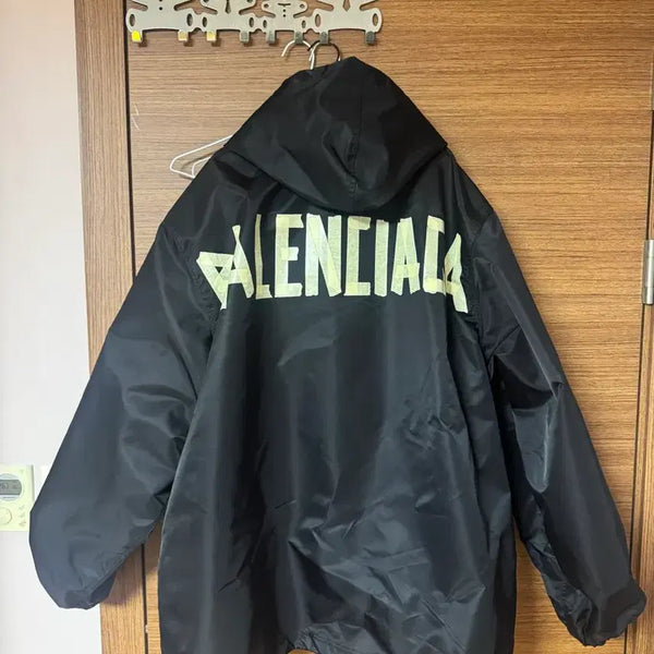 [BUNJANG] Balenciaga Tape Type Windbreaker M Size / 발렌시아가 테이프타입 윈드브레이커 M사이즈