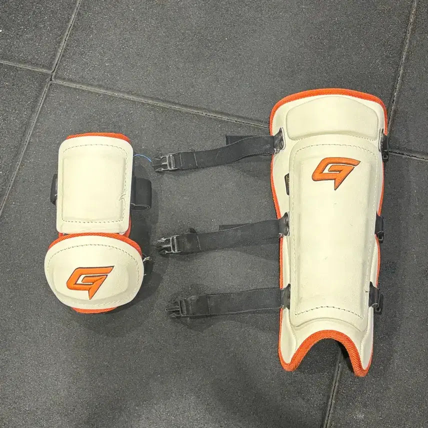 [BUNJANG] Hanwha Eagles Lee Do-yoon Model Gold Arm Guard & Foot Guard Set / 골드 암가드 풋가드(한화 이도윤모델)