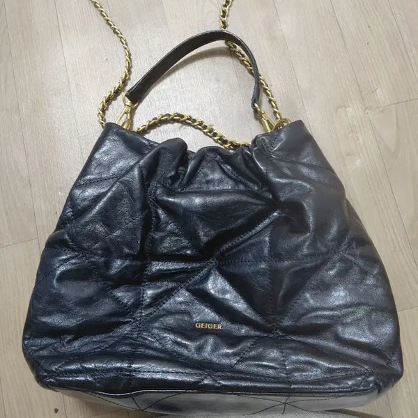 [BUNJANG] Geiger Quilted Leather Chain Strap Tote Bag / 가이거가방