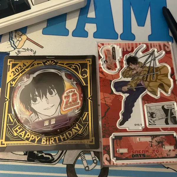 [BUNJANG] Sakamoto Days Nagumo Yoichi 2024 Birthday Acrylic Stand & Badge Bundle (Sealed) / (미개봉)사카모토데이즈 나구모 요이치 2024 생일 아크릴, 뱃지 일괄