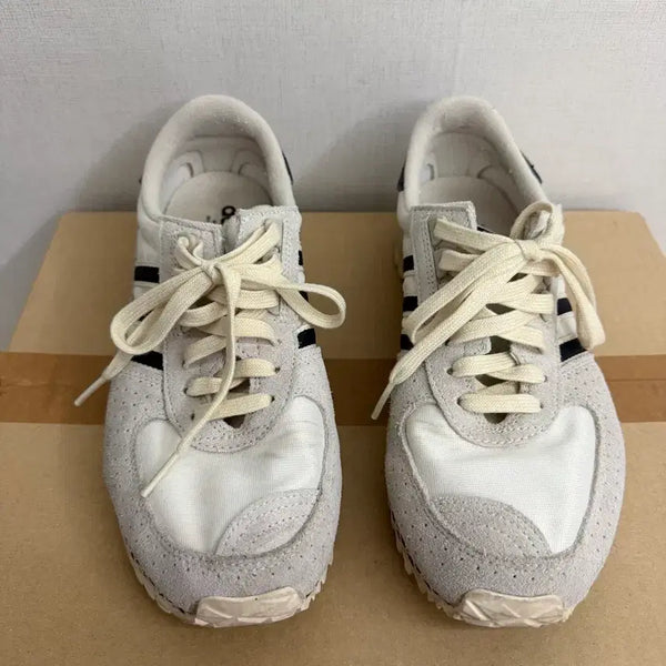 [BUNJANG] Adidas City Marathon PT Beige Navy Sneakers / 아디다스 시티 마라톤 PT 베이지 네이비 250