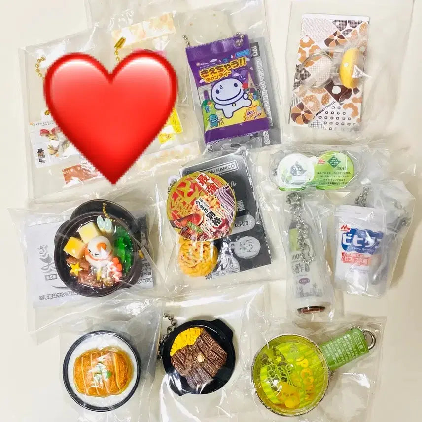 [BUNJANG] Japanese Gacha Miniature Food Keychain and Ring Collection / 일본가챠 피규어키링 반지 음식미니어쳐미니어처 요거트돈베이컵라면과자도너츠