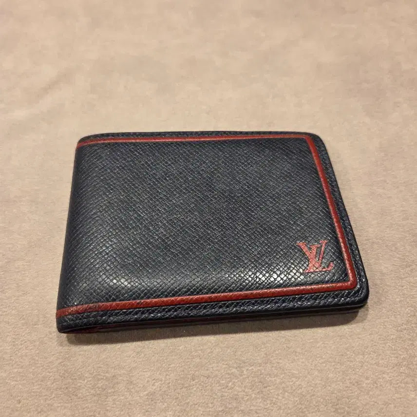 [BUNJANG] Louis Vuitton Taiga Multiple Wallet Bifold Navy-Red (Single Item) / [정품] 루이비통 타이가 멀티플 월릿 반지갑 (단품/네이비-레드)