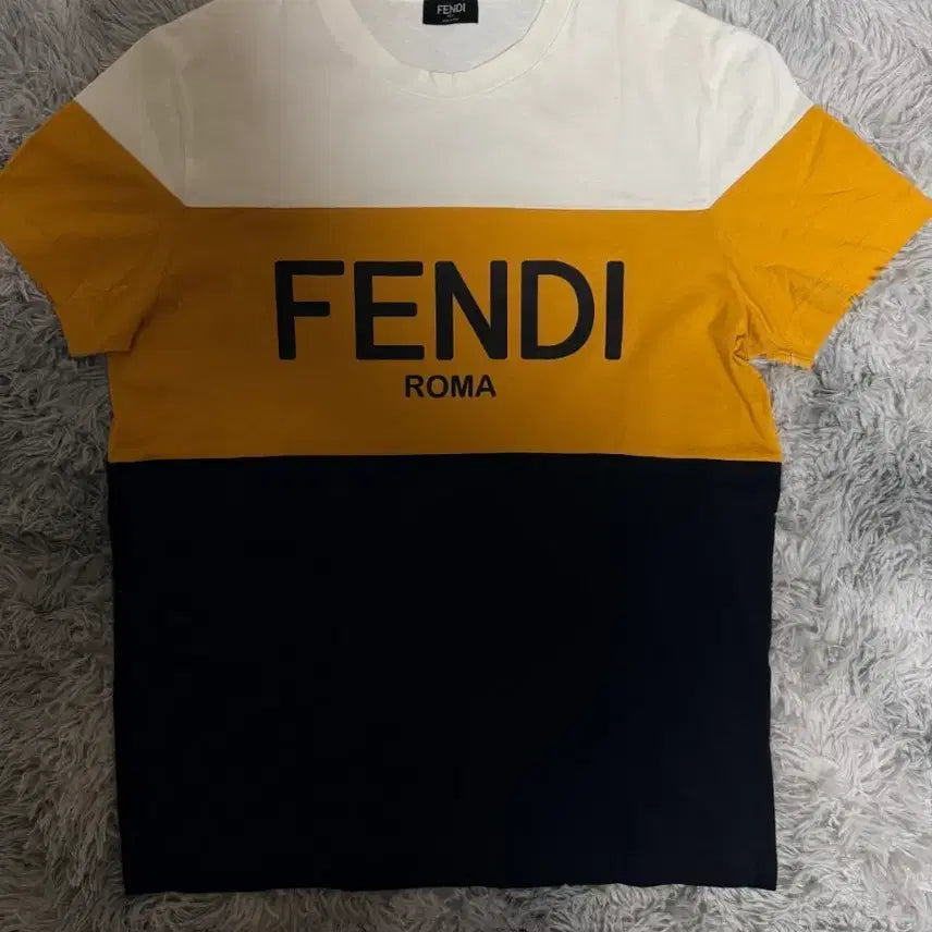 [BUNJANG] Fendi Logo Colorblock Short Sleeve T-Shirt (L) / 펜디 로고 반팔 (L)