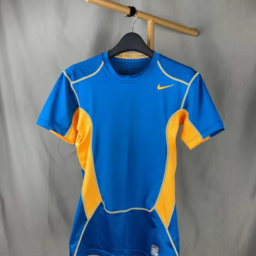 [BUNJANG] Nike Dri-FIT Hyper Cool Compression Short-Sleeve Top 2.0 - Size L / L ) 나이키 드라이핏 하이퍼 쿨 컴프레션 숏슬리브 탑 2.0